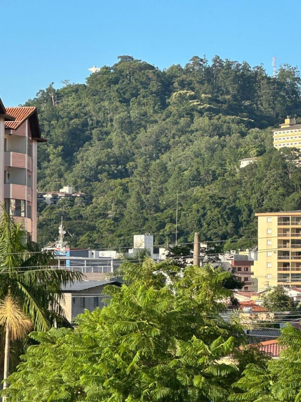 Apartamento Bem Localizado แซร์ฮาเนกรา ภายนอก รูปภาพ